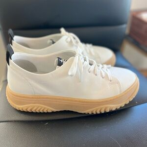 Brand New! NIB OTBT Pangea in Cream/White Casual Sneakers